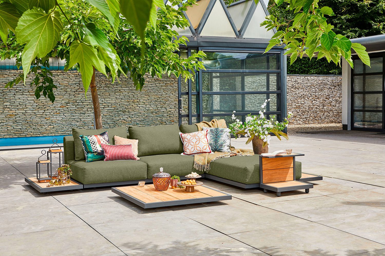 Chaiselongue_SUNS_Kota_MRG_Forestgreen_mood_1500.jpg