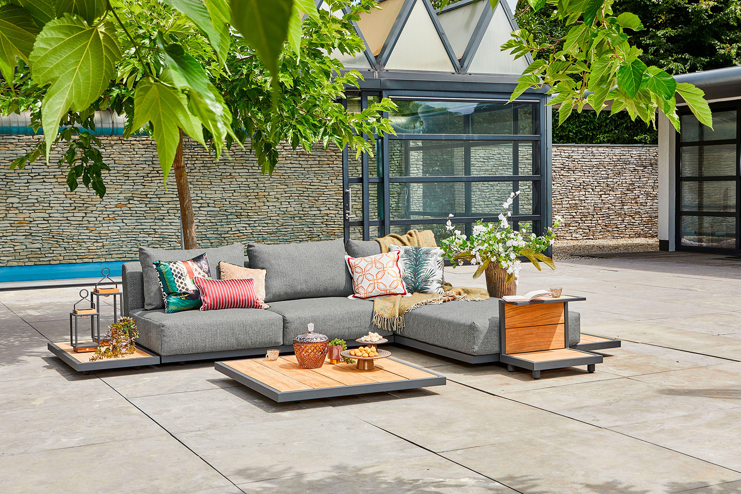 Chaiselongue_SUNS_Kota_MRG_Lightanthracite_mood_1500